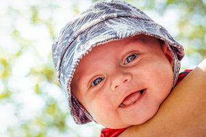 10 hermosos nombres para bebés que significan ‘luz del sol’